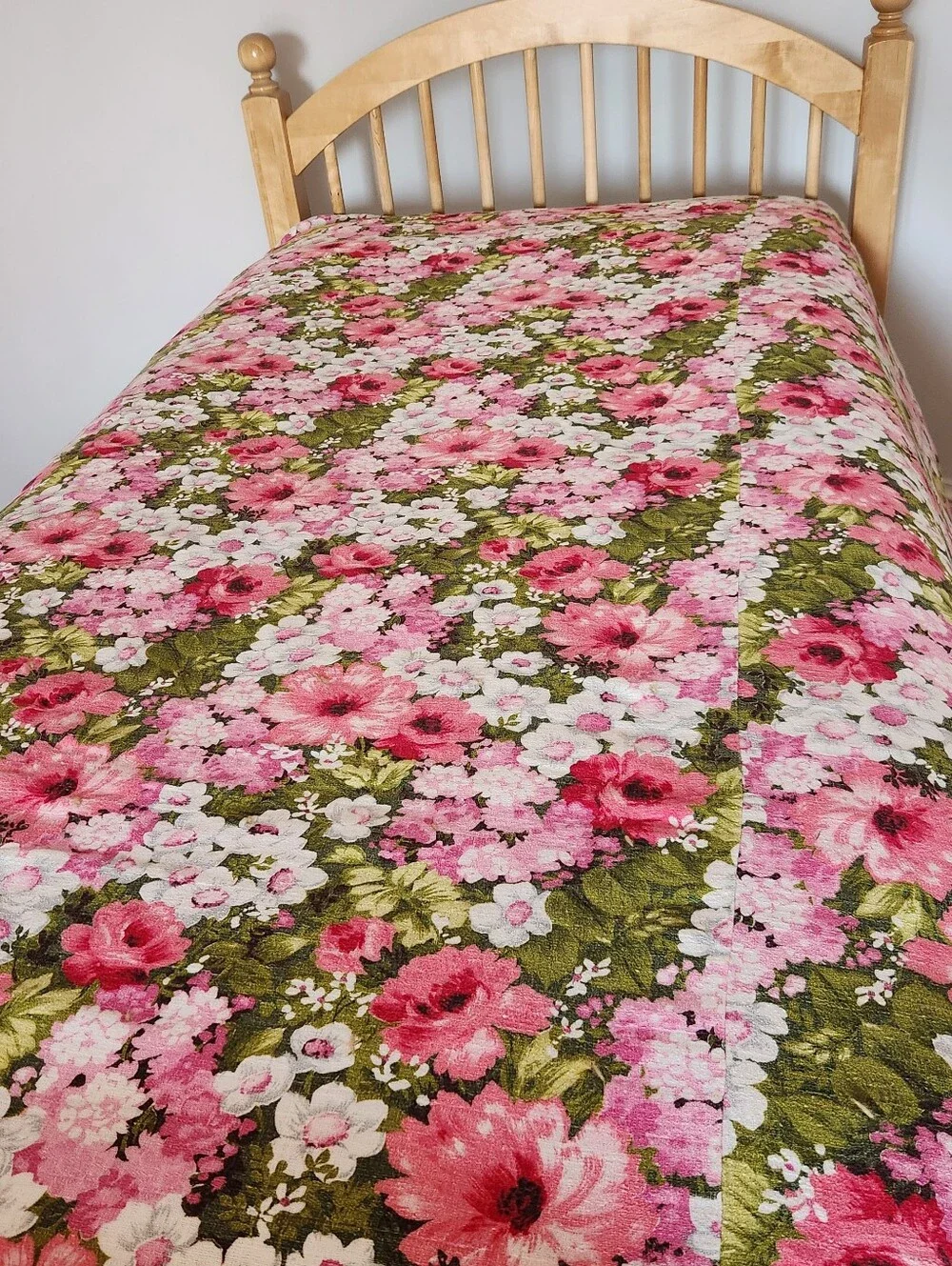HANDMADE Patchwork Quilt Tied 80 x 65 Floral Vintage Multicolor Cottage Cabin